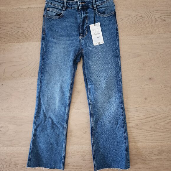 NWT Zara size 6 High Rise Mini Flare Ankle Length Jeans - Picture 6 of 7